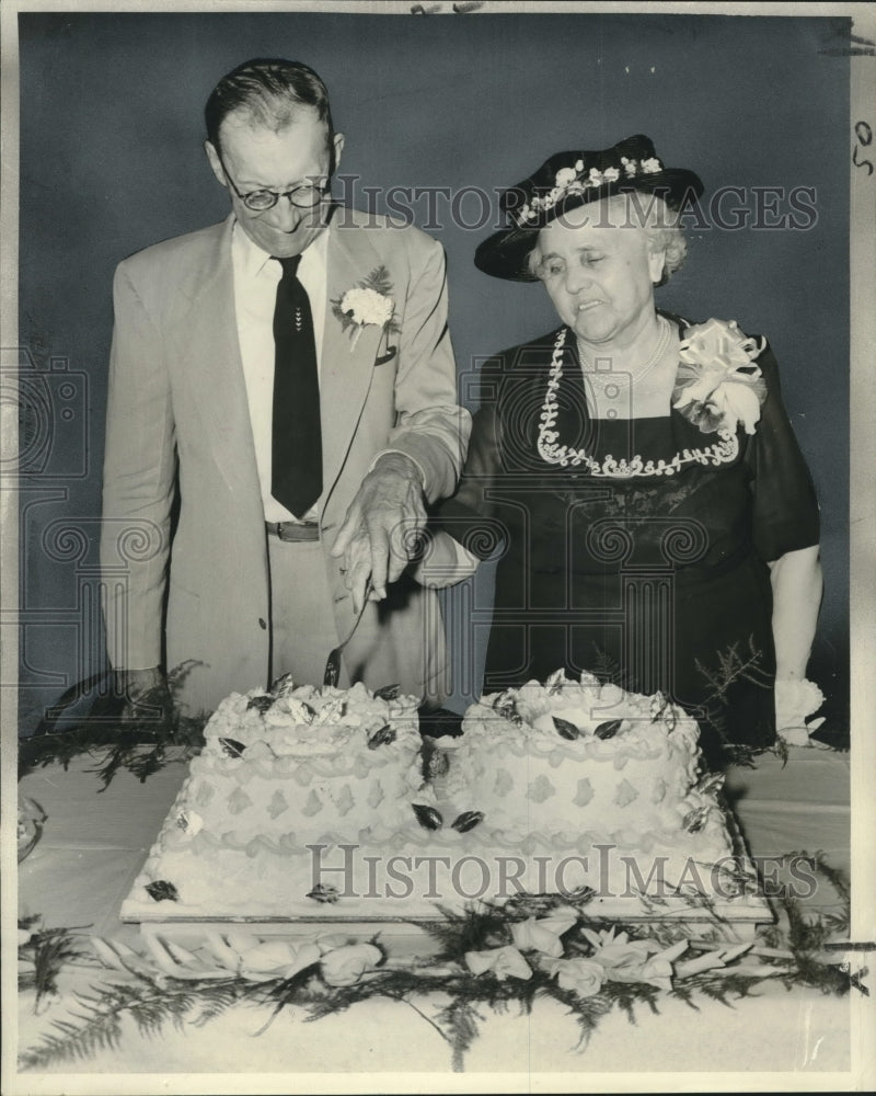 Load image into Gallery viewer, 1954 Press Photo Mr. and Mrs. Arthur Dobard celebrate their 50th anniversary.
