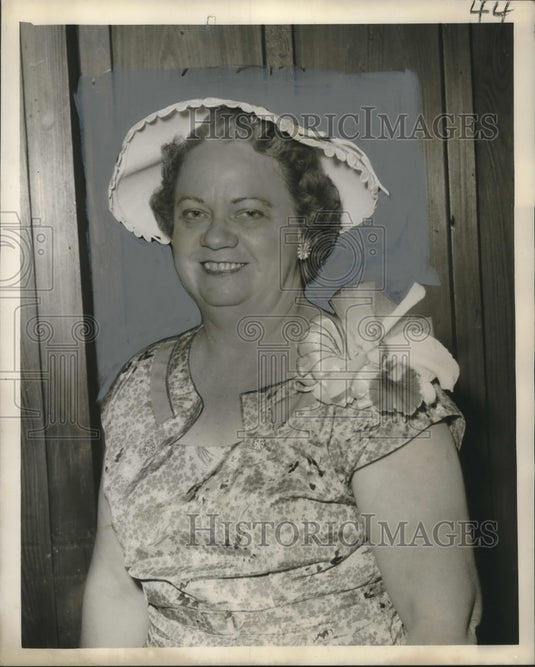 1957 Press Photo Mrs. Charles Doerr Senior- Historic Images