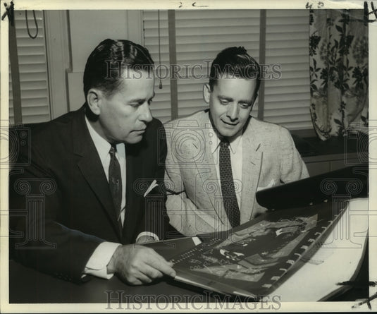 1957 Press Photo Lester J. Lautenschlaeger, Eldon Durand plan for trial merger