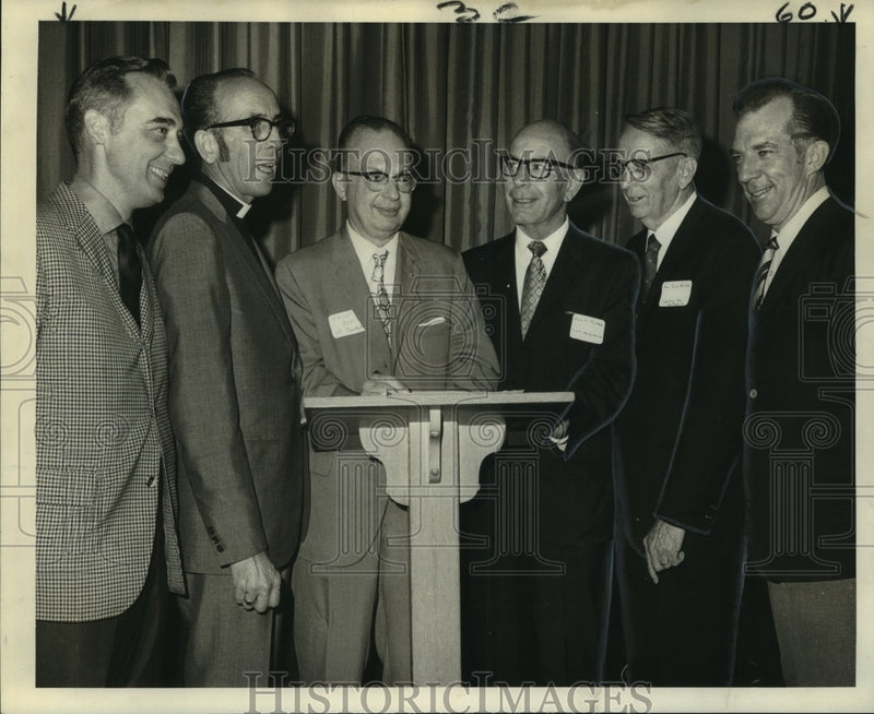 Load image into Gallery viewer, 1970 Press Photo Emile Dieth,church ministers study church problems at meeting
