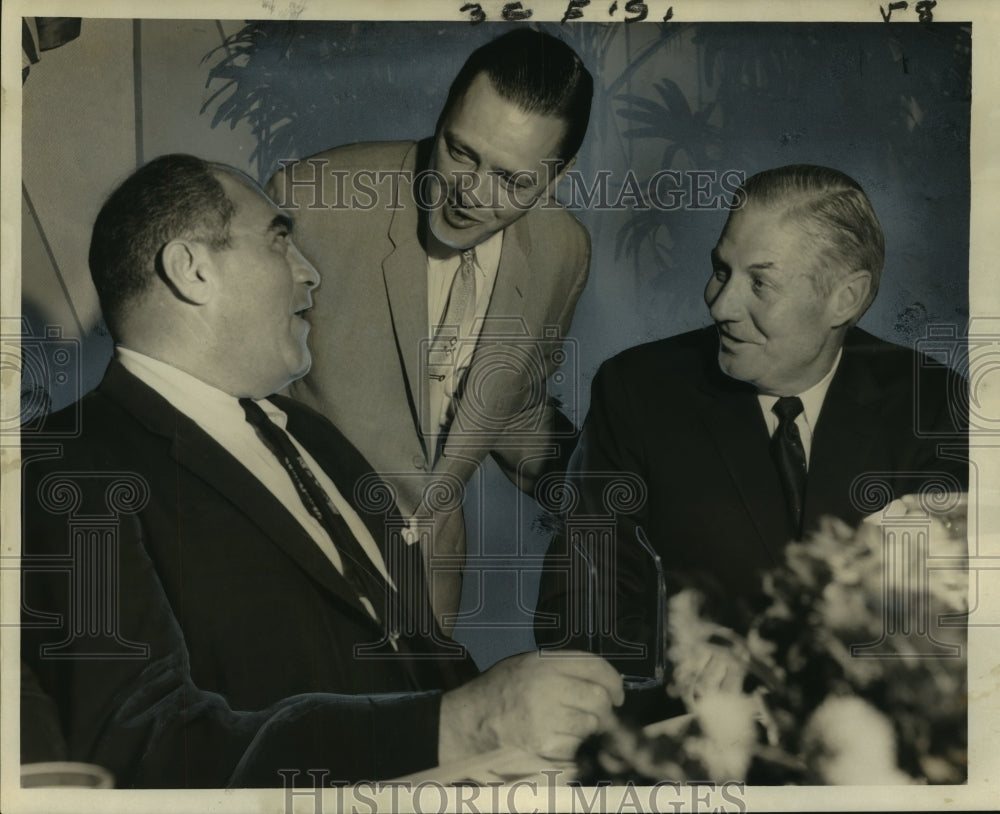 1959 Press Photo Supporters Discuss New Moisant Terminal at Airport- Historic Images