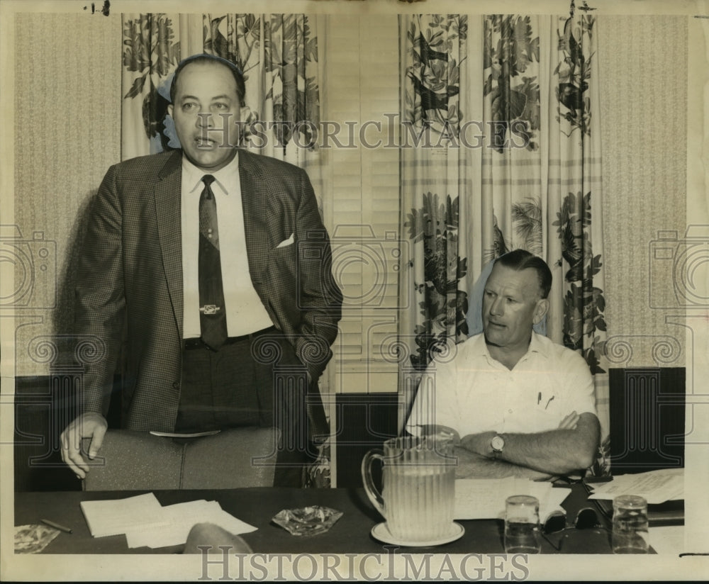 1959 Press Photo National Shrimp Congress directors meet at Jung Hotel