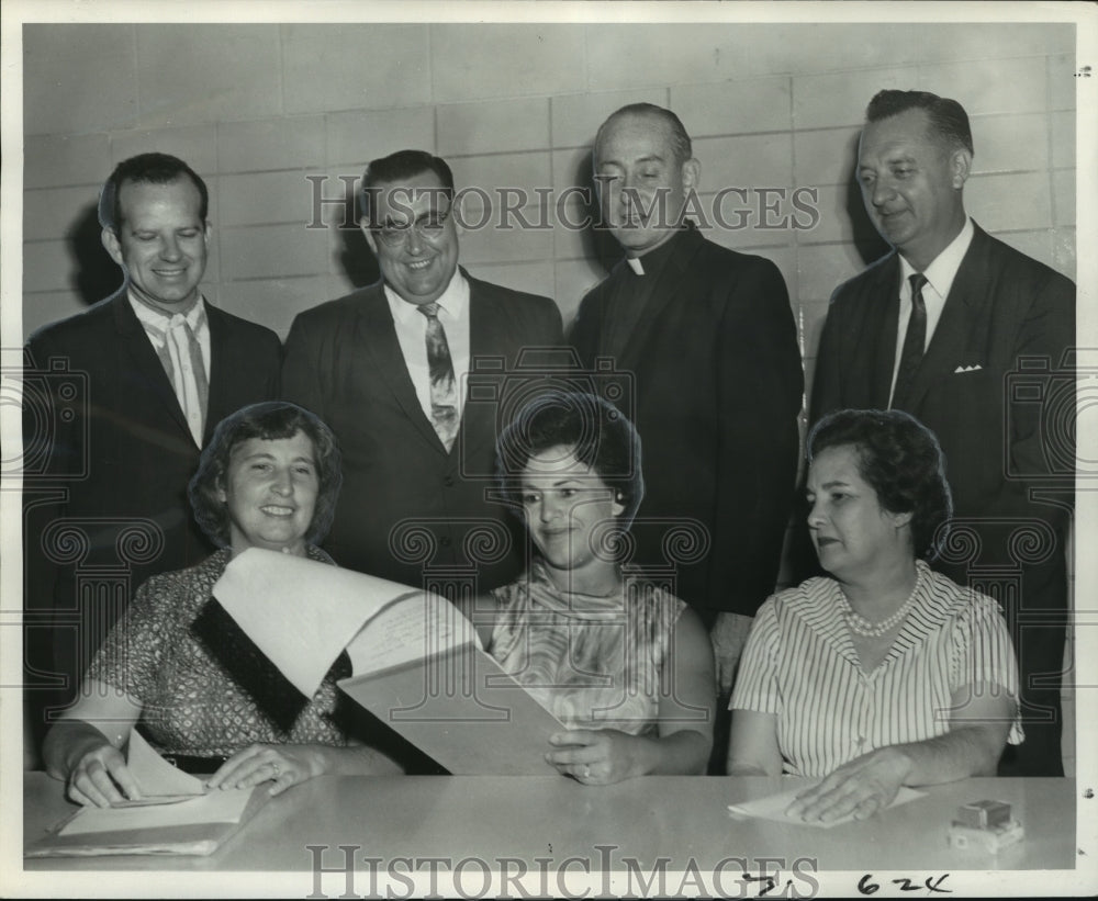 1967 Press Photo Committee Members of St. Julian Eymard Fair - noo11829