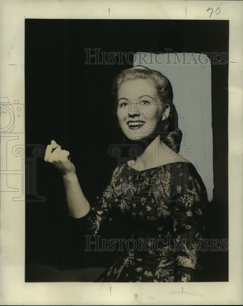 1951 Press Photo New 17-year-old singing sensation, Trish Dwelley - noo11901