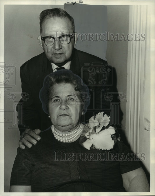 1971 Press Photo Mr. & Mrs. Harold G. Douvillier mark 50th wedding anniversary- Historic Images