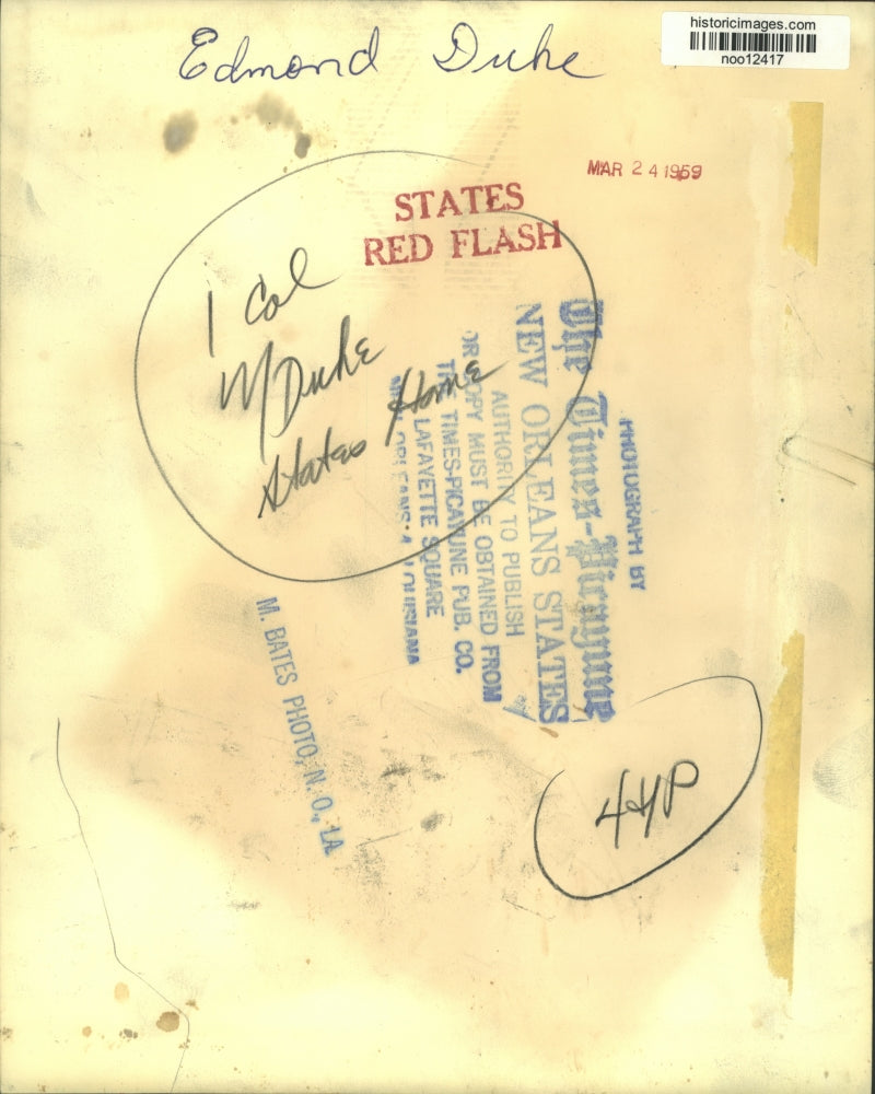 1959 Press Photo Edmond Duke and Police Officer - noo12417