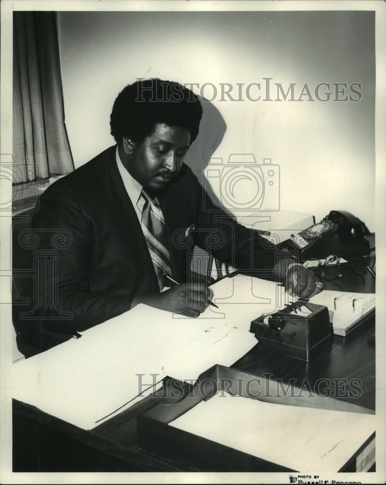 1971 Press Photo Terrence Duvernay, Deputy Director, City Demonstration Agency - Historic Images