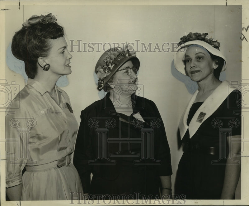 Load image into Gallery viewer, 1960 Press Photo First and Second District Federation of Women's Clubs officers
