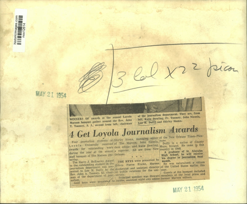 Load image into Gallery viewer, 1954 Press Photo Winners of awards at the annual Loyola Maroon banquet
