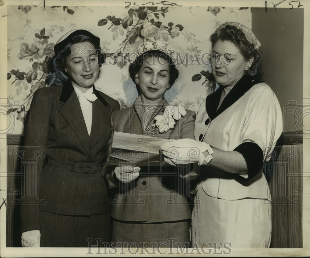 1954 Press Photo Hotel Dieu Ladies Auxiliary newly installed officers