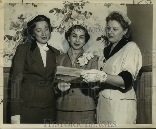 1954 Press Photo Hotel Dieu Ladies Auxiliary newly installed officers