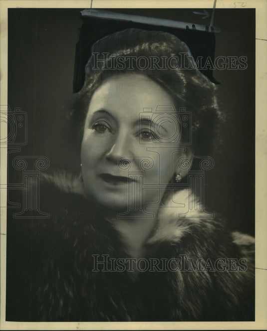 1947 Press Photo Mrs. Paz Raines de Massa, President New Orleans Civic Theater