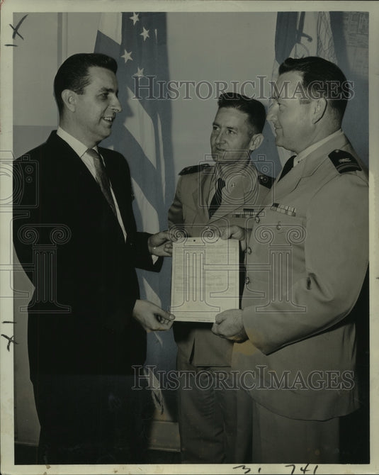 1960 Press Photo Allen J. Duplantis, Clerk at Naval Accounts Disbursing Office- Historic Images