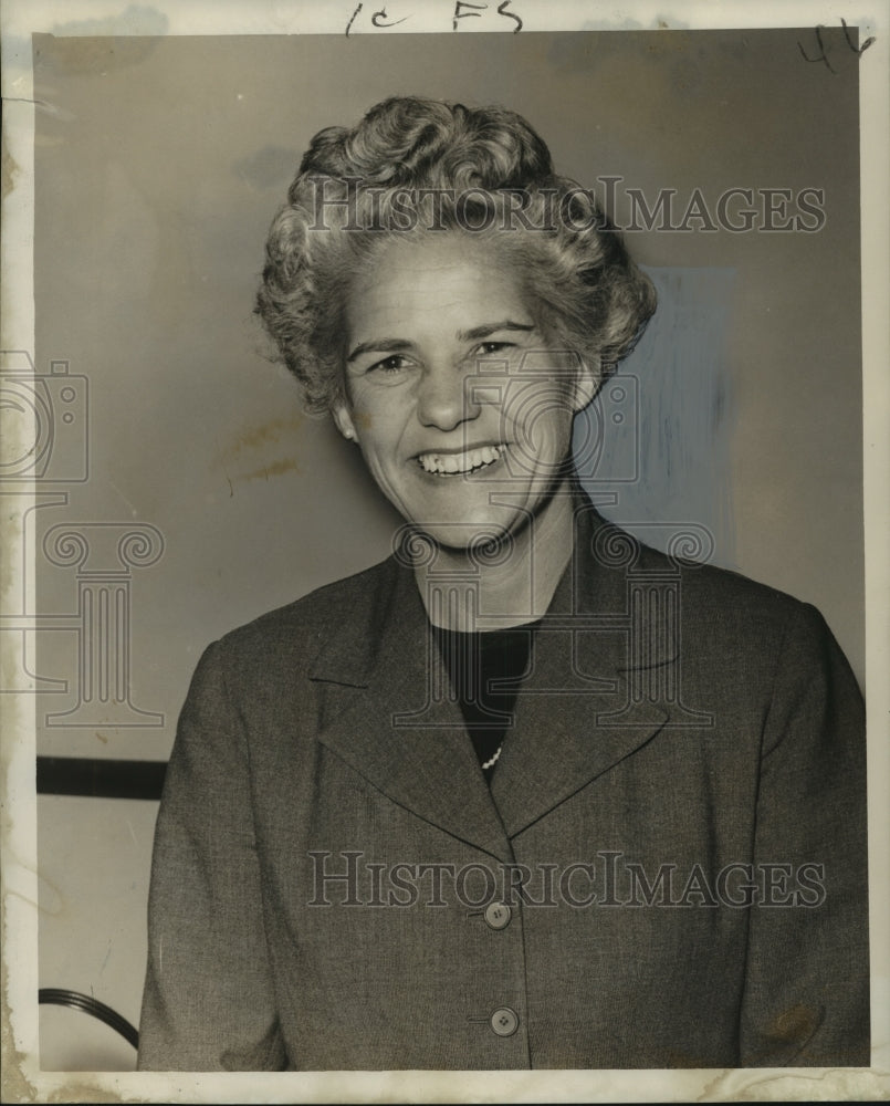 1957 Press Photo Mrs. Robert G. Dundas - noo12718
