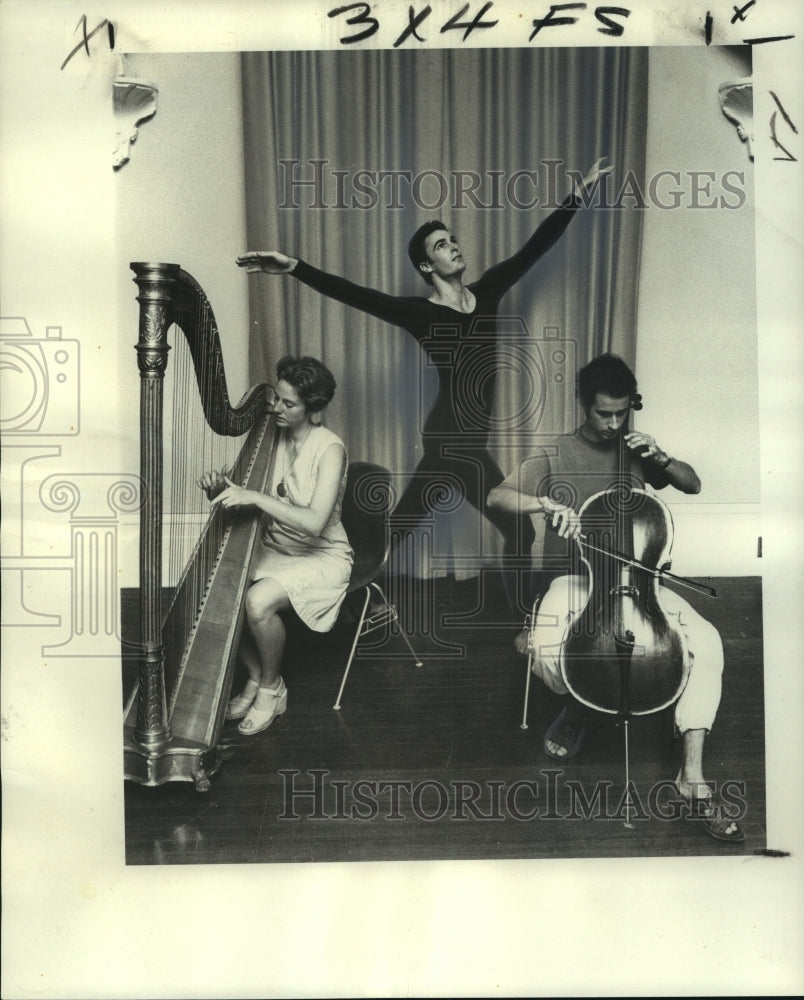 1976 Press Photo Will Eldredge, Patricia Fisher &amp; Ramsey McLean at Gallier Hall- Historic Images