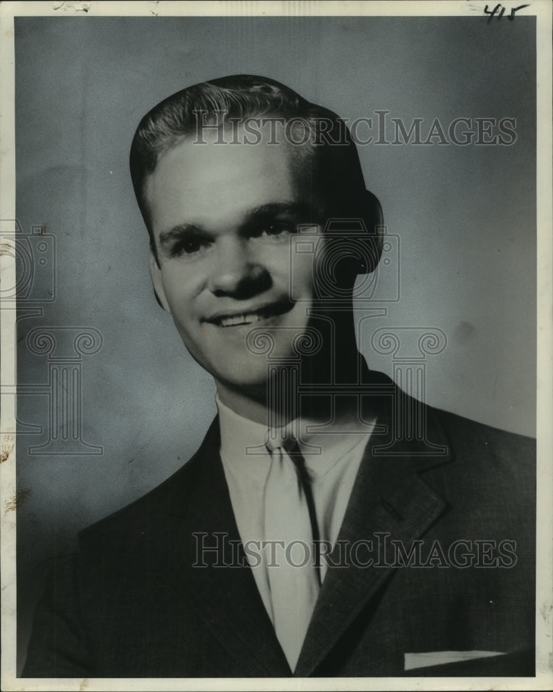 1963 Press Photo Millinery Designer Archie Eason - noo13112