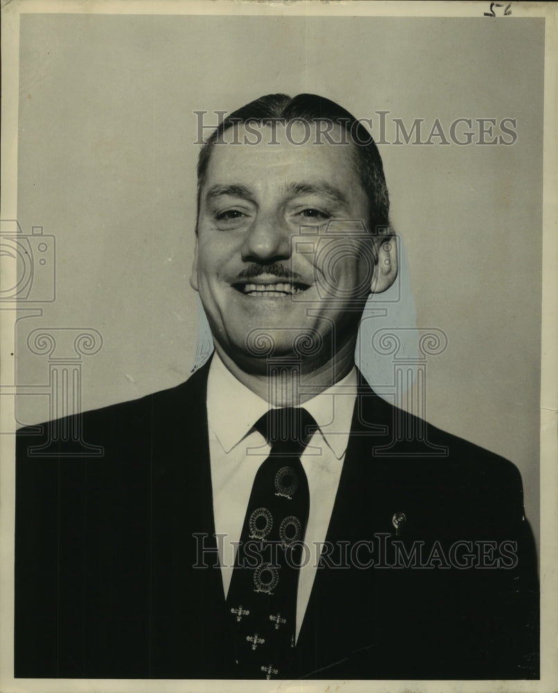 1954 Press Photo Edward F. Duthu, president of Affiliated Lakefront Association