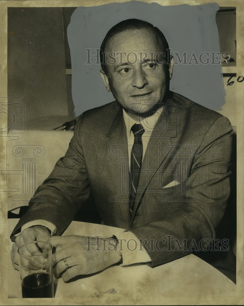 Load image into Gallery viewer, 1969 Press Photo Herman Edelsberg, B'nai B'rith Official - noo13499
