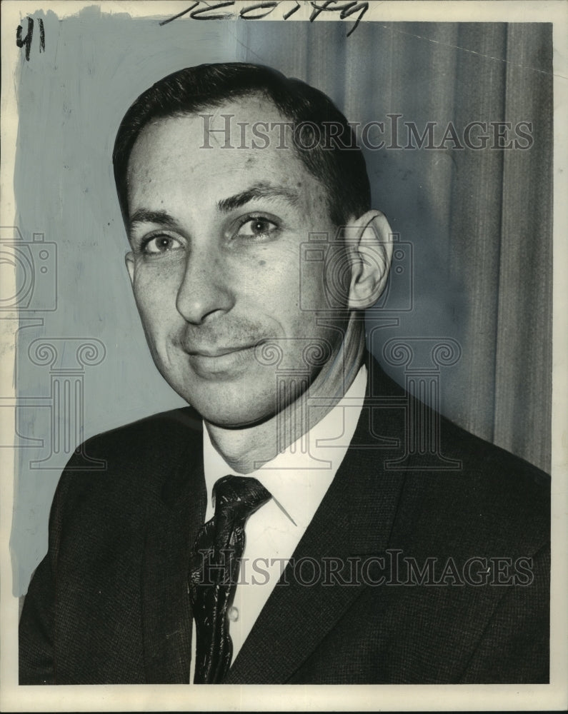 Load image into Gallery viewer, 1965 Press Photo Dr. Marvin Ettinger of Jefferson Parish Medical Society
