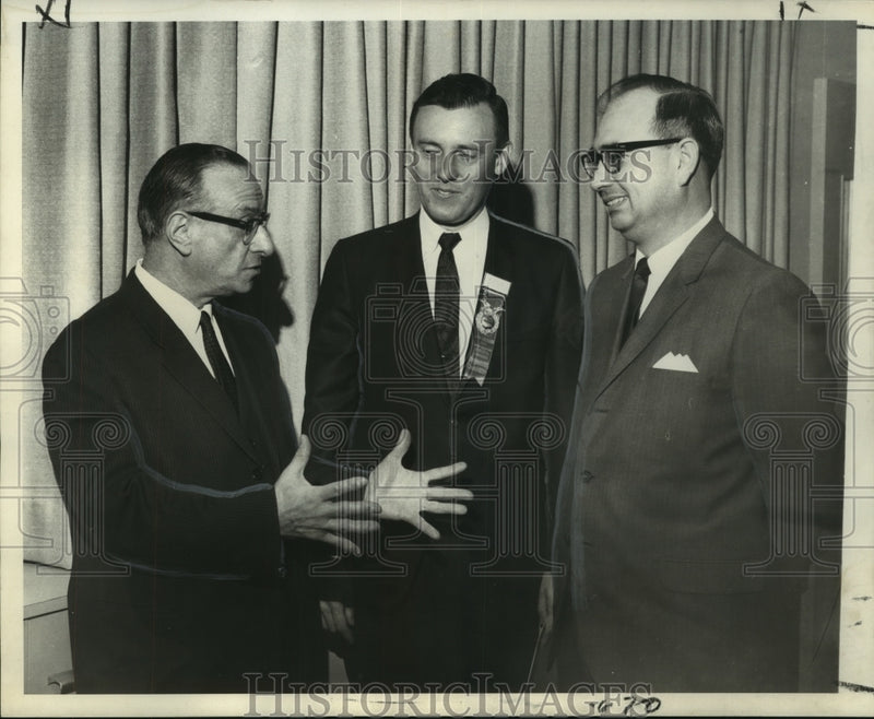Load image into Gallery viewer, 1968 Press Photo Inter-American University Seminar, Tulane University Panelists
