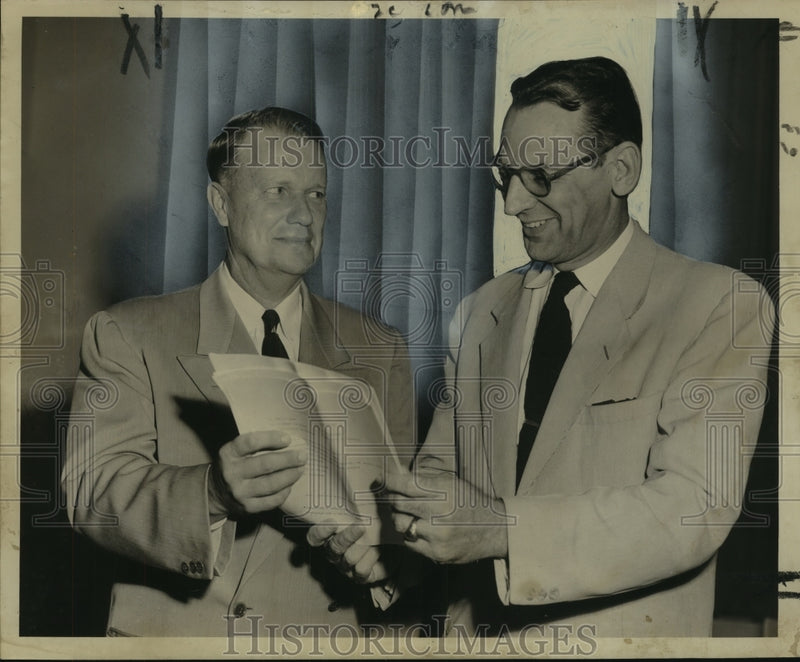 Load image into Gallery viewer, 1952 Press Photo Board Members Discuss Southern Baptist Hospital Plans
