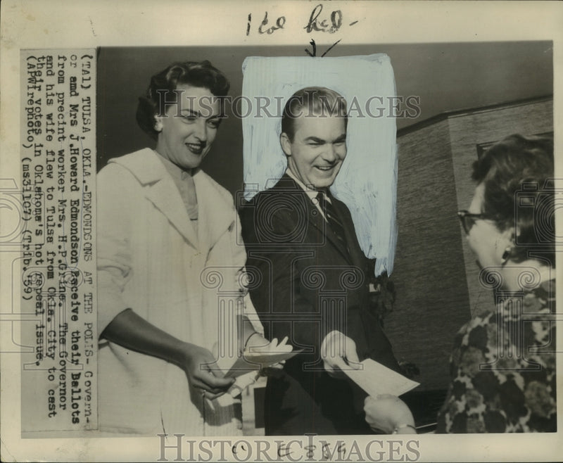 Load image into Gallery viewer, 1959 Press Photo Governor and Mrs. J. Howard Edmondson Vote in Tulsa, Oklahoma
