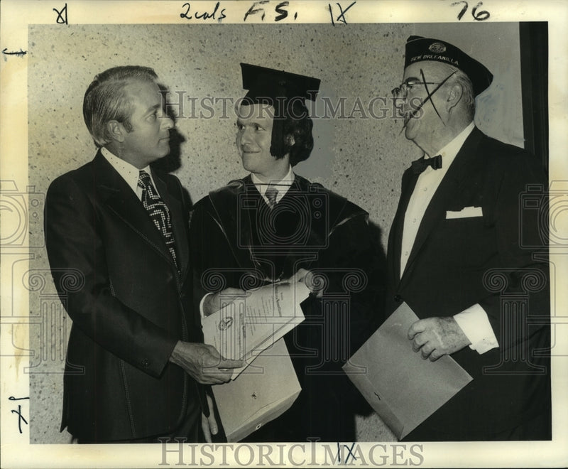 Load image into Gallery viewer, 1973 Press Photo Gov. Edwin Edwards &amp; Dr. Gerome Goldstein- Honorary Degree
