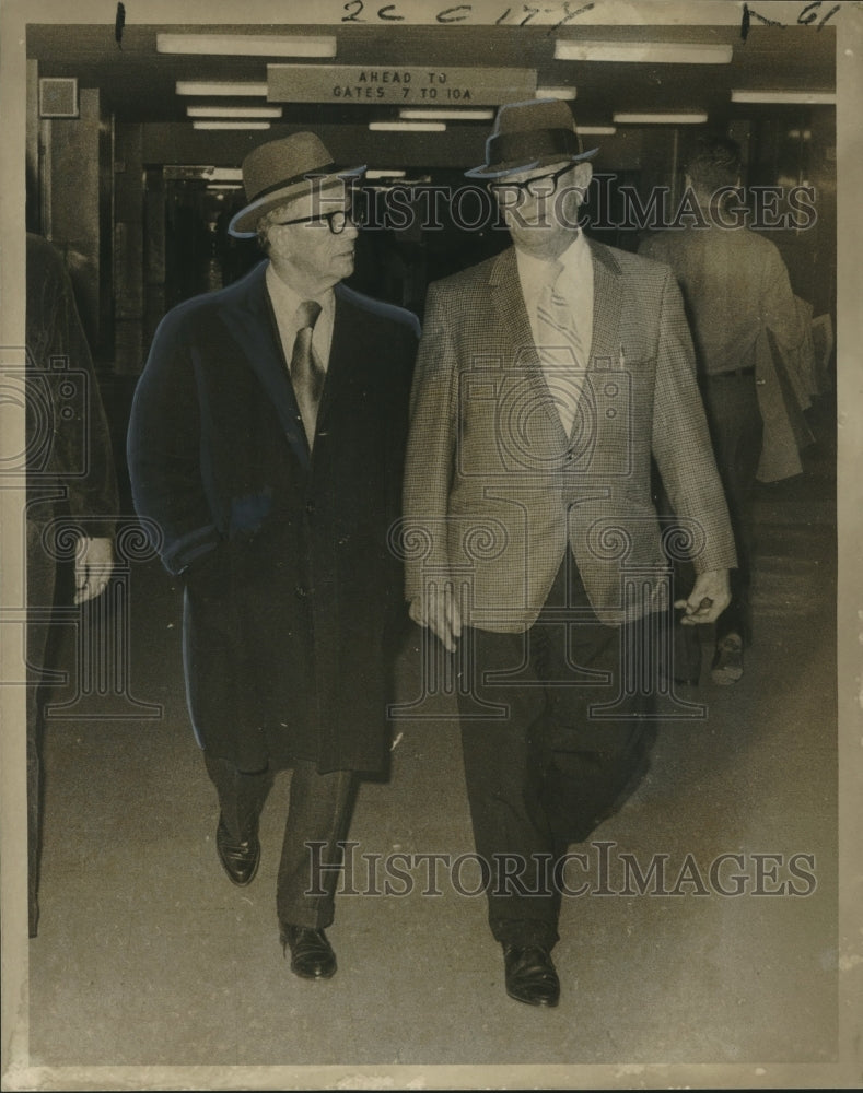 1972 Press Photo Senator Ellender &amp; Brother at New Orleans Airport - noo14428