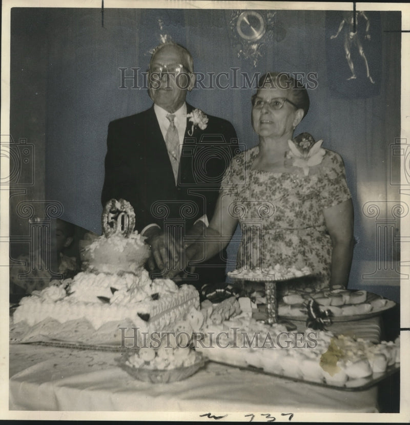 Load image into Gallery viewer, 1961 Press Photo Mr. &amp; Mrs. Jake Di Carlo's 50th Anniversary Party - noo14479
