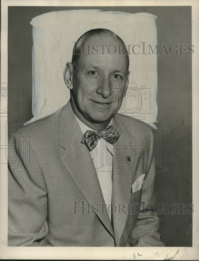 1952 Press Photo James B. Dunn, general sales manager of Walther Brothers