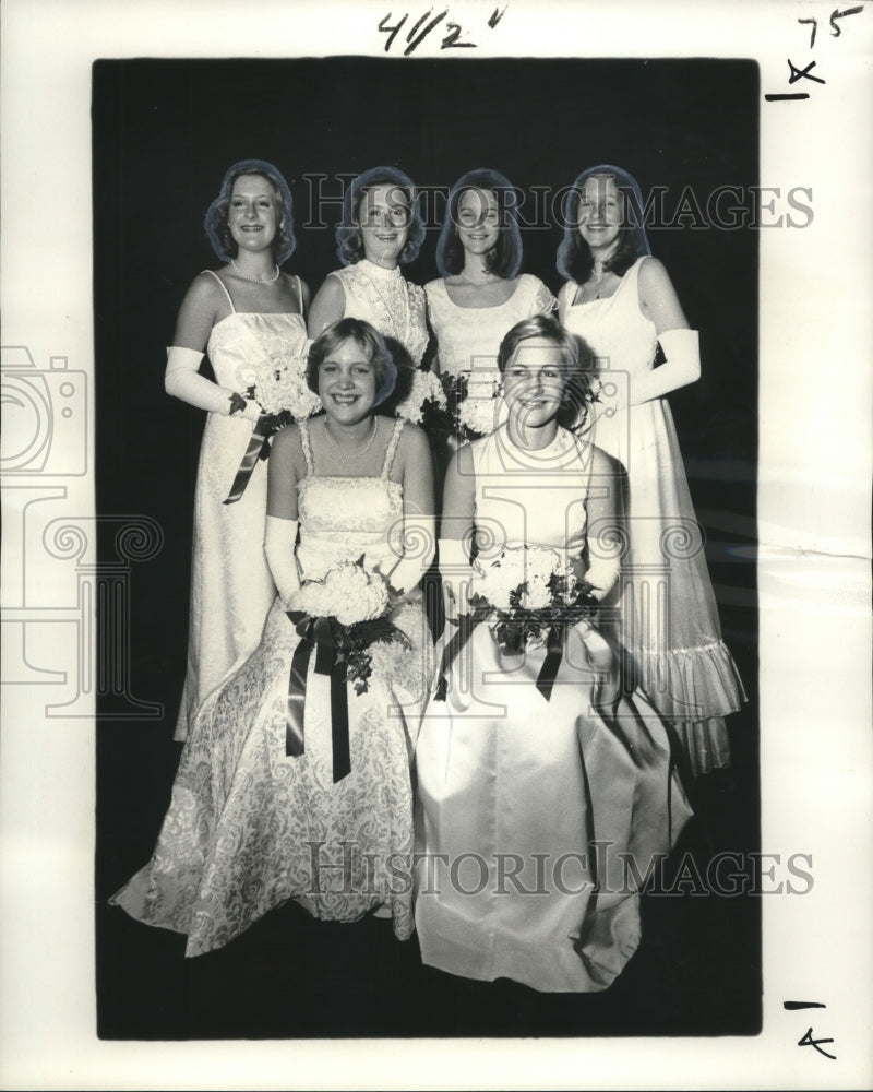 1975 Press Photo Essex Club annual Christmas dance presents three sets of twins- Historic Images