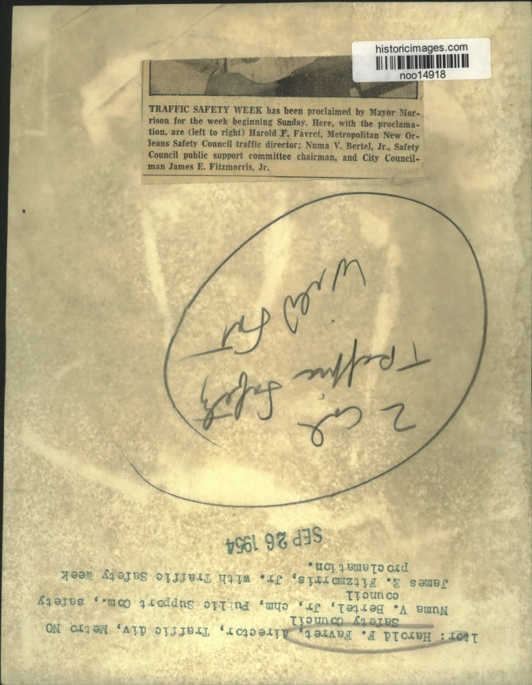 1954 Press Photo Dir Harold F. Favret at Traffic Safety Week proclamation