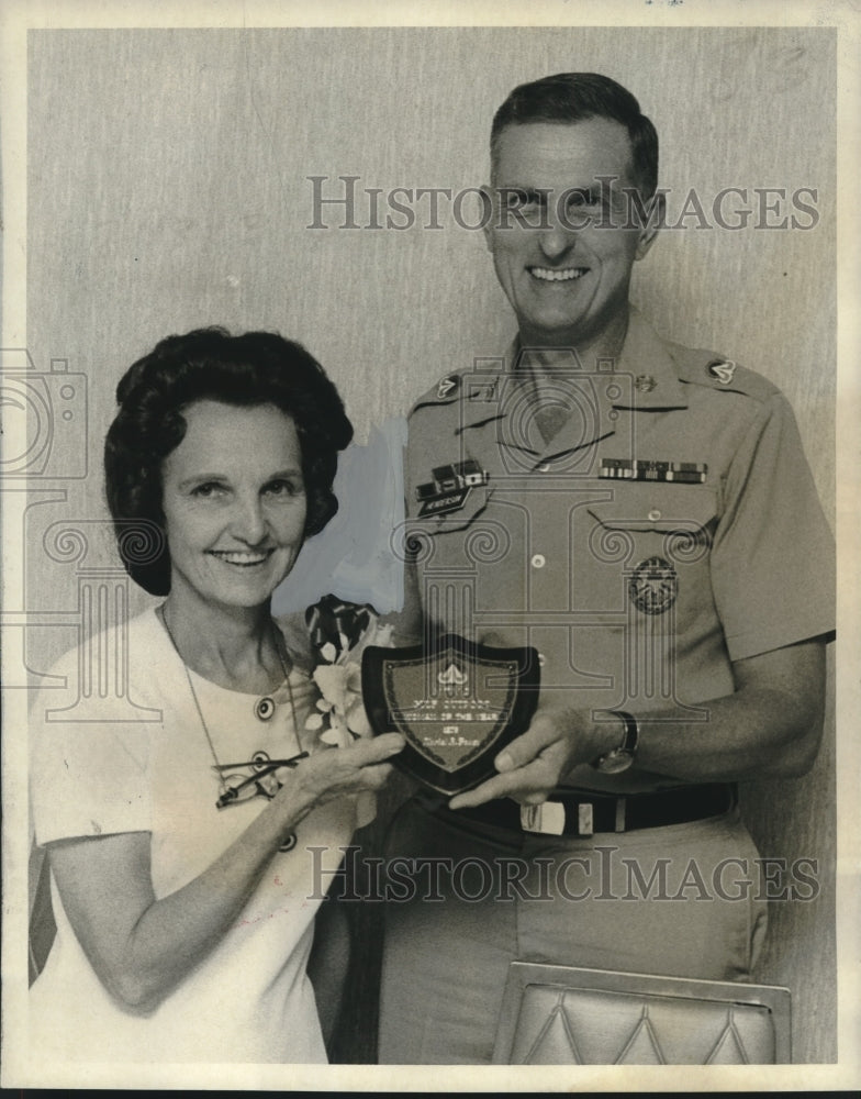 1976 Press Photo New Orleans Muriel R. Faust Named Gulf Outport Woman of Year- Historic Images