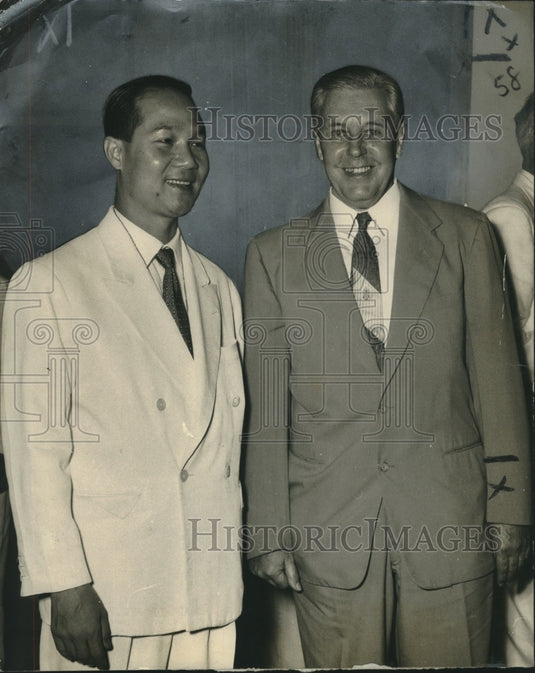 1957 Press Photo Dr. Ewerz & Nguyen Duond Don opening educational workshops