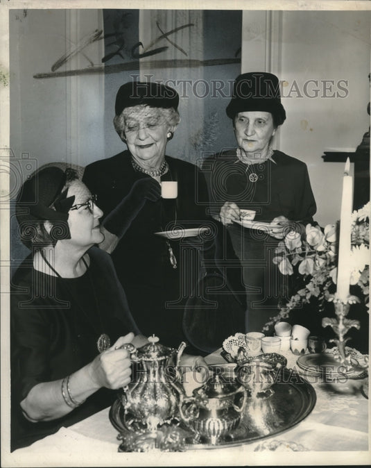 1962 Press Photo Mrs. Ernest Eustis & others at Le Petit Salon's autumn party.