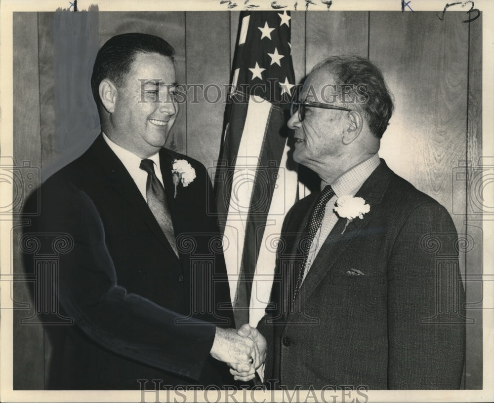 1970 Press Photo Senator Allen J. Ellender with Chamber of Commerce president