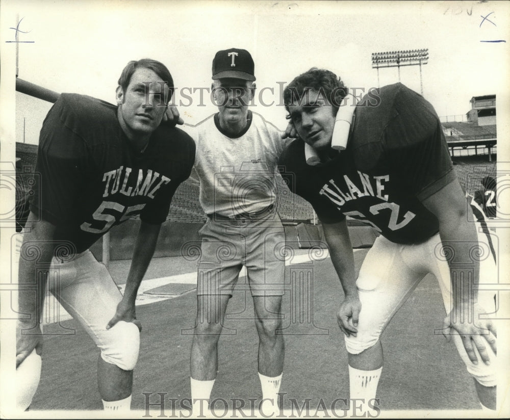 1972 Press Photo Tulane Football Coach Bennie Ellender with Co-Captains- Historic Images