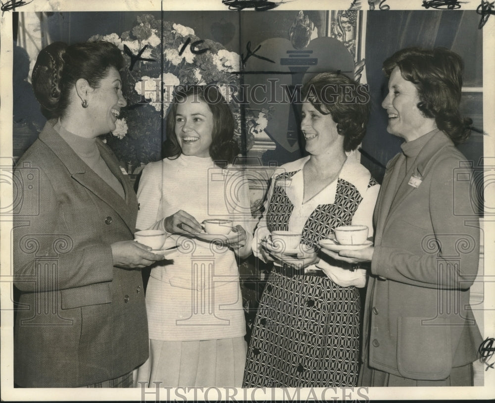 1972 Press Photo District chairmen of the Heart Sunday Drive met Tuesday.- Historic Images