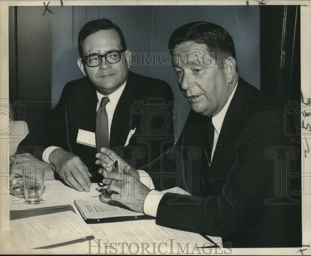 1969 Press Photo President of John Hancock Confers with New Orleans Agent