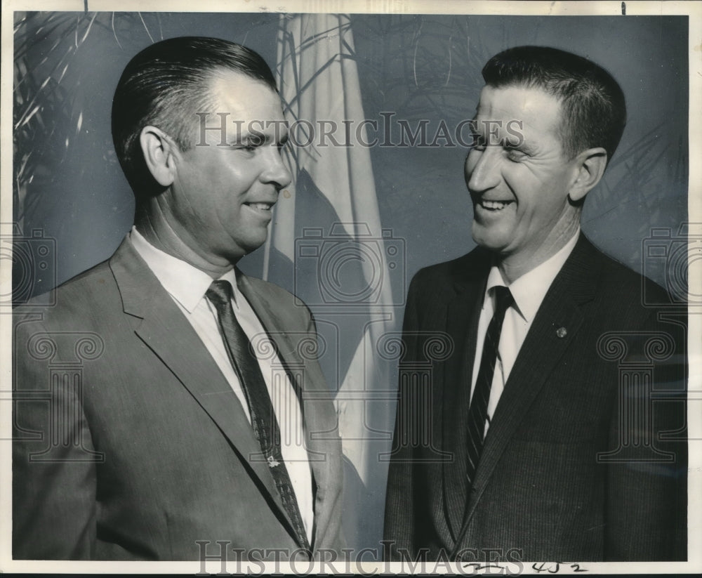 1962 Press Photo Two Officers of Jefferson Parish Chapter, American Red Cross