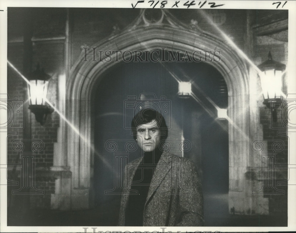 1977 Press Photo James Farentino stars in "The Possessed" - Historic Images