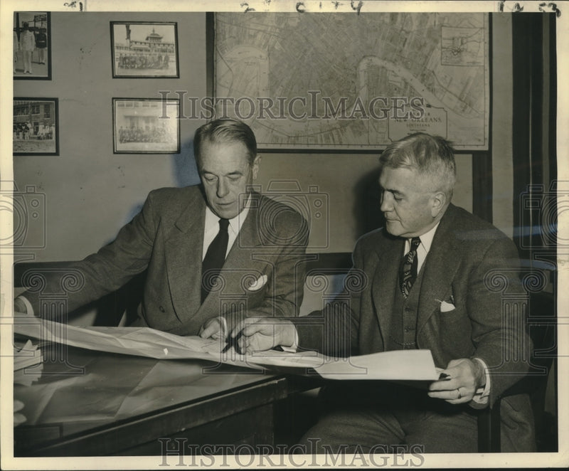 Load image into Gallery viewer, 1948 Press Photo A. P. Fant &amp; John Warfield discuss new manufacturing plant.

