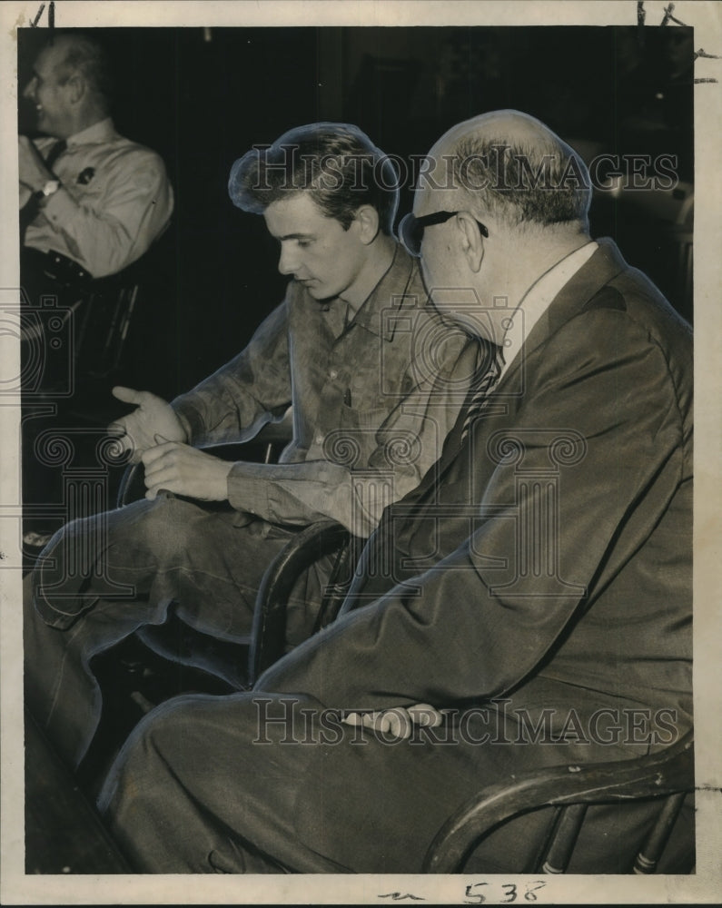 1958 Press Photo in Delbert W. Eyer with Attorney Gordon Goodbee in Court