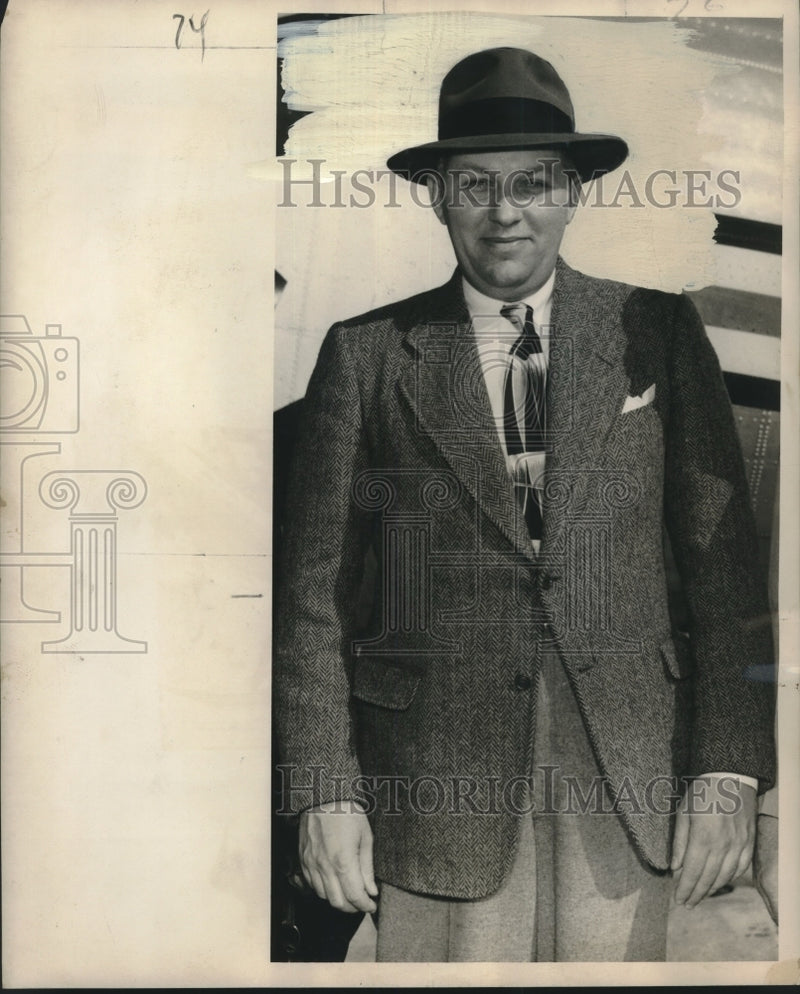 Load image into Gallery viewer, 1950 Press Photo U.S. Navy Assistant Secretary John F. Floberg - noo15794
