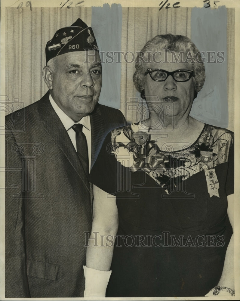 Load image into Gallery viewer, 1964 Press Photo Chalmette Post 360, American Legion &amp; Auxiliary Leaders

