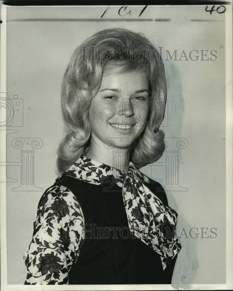 1963 Press Photo Warren Easton High School Senior Catherine Favaloro - noo15987