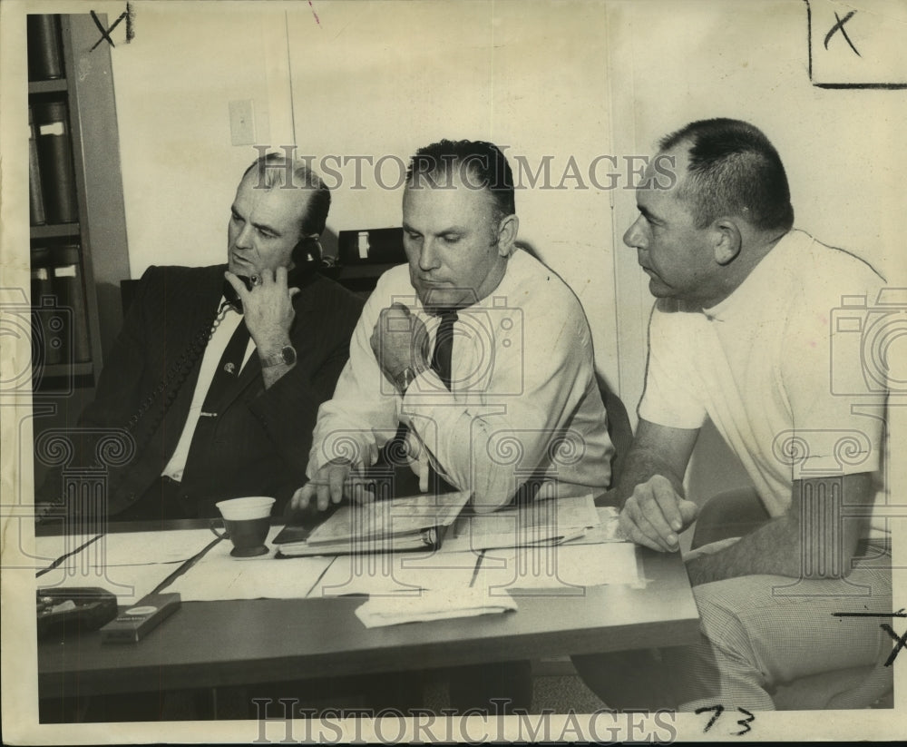 1969 Press Photo New Orleans Saints coach Tom Fears making first pick in draft- Historic Images