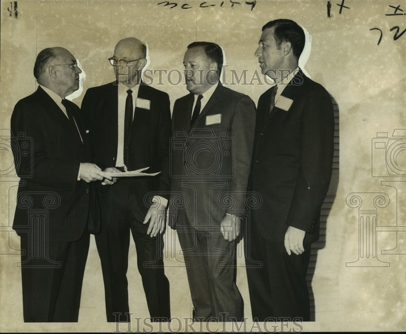 Load image into Gallery viewer, 1968 Press Photo Members of the Purchasing Management Association of New Orleans
