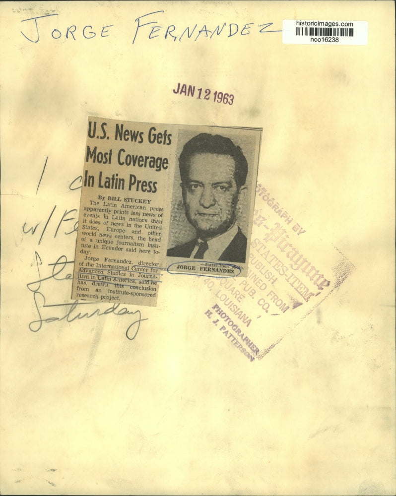 Load image into Gallery viewer, 1963 Press Photo Jorge Fernandez, studies the Latin American press - noo16238
