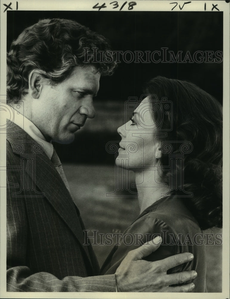 1980 Press Photo Actors Robert Foxworth, Natalie Wood, "The Memory of Eva Ryker"- Historic Images